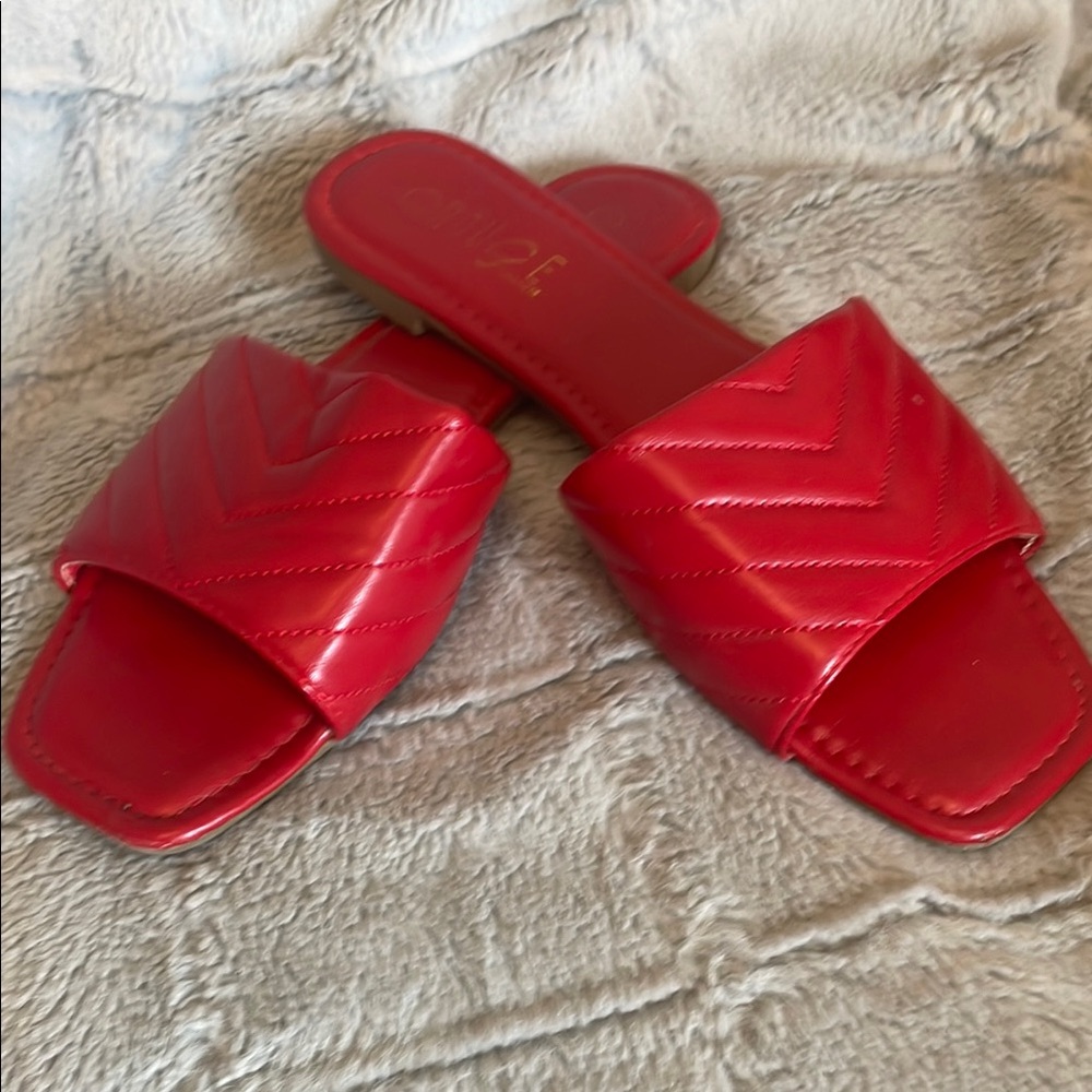 Rouge! Red Quilted Sandals with Glossy Finish